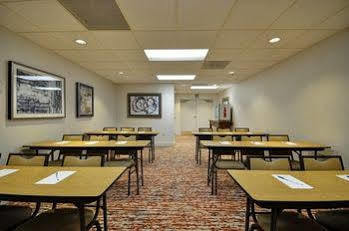 Hotel Homewood By Hilton Phoenix-biltmore